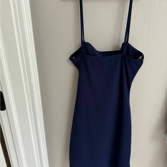 Dress - Picture 4 of 4